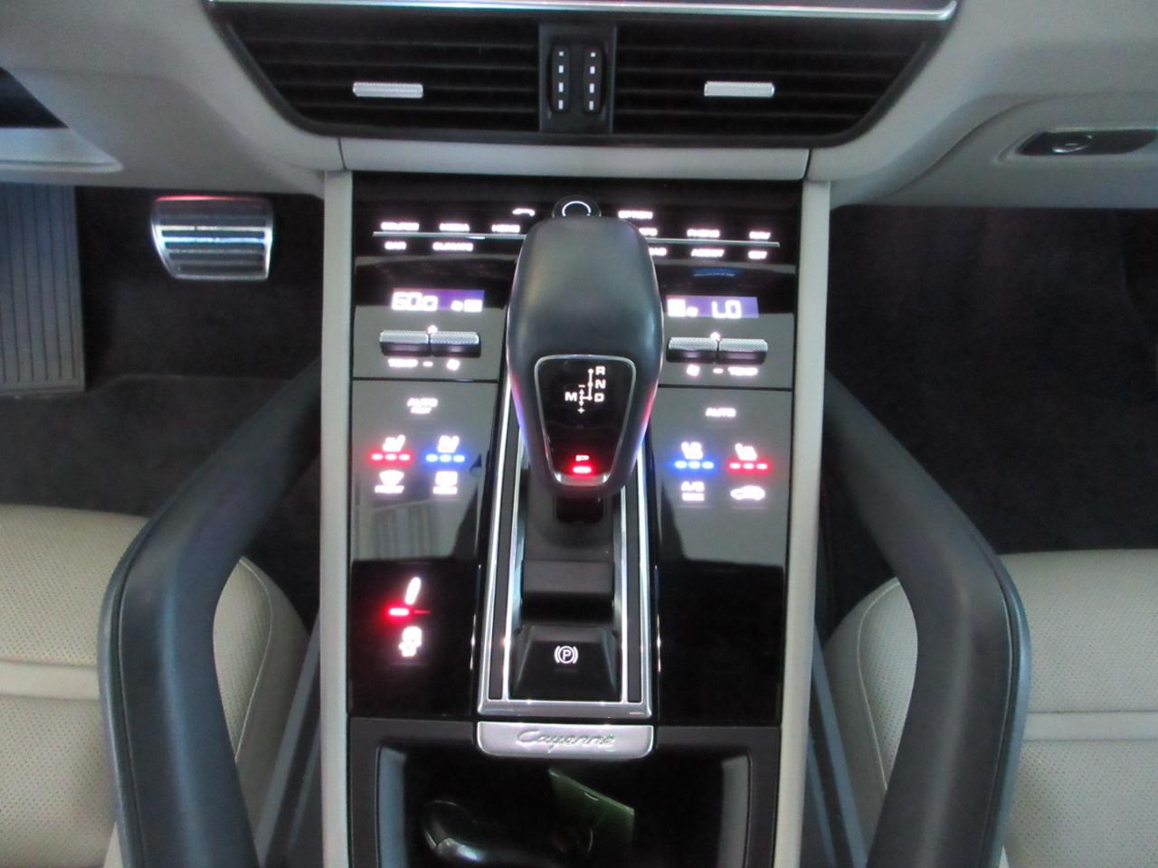 Porsche Cayenne  2021