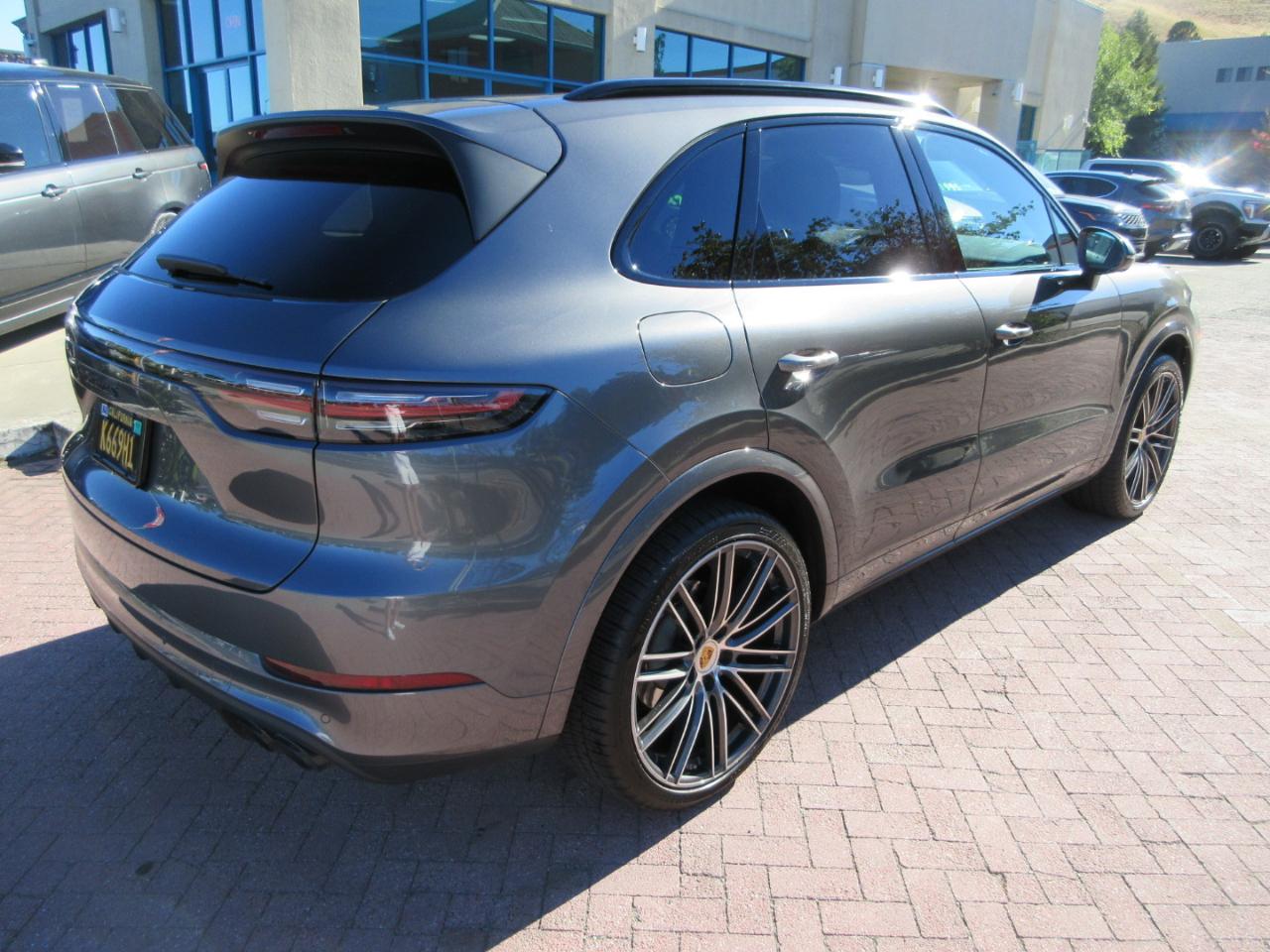 Porsche Cayenne  2021