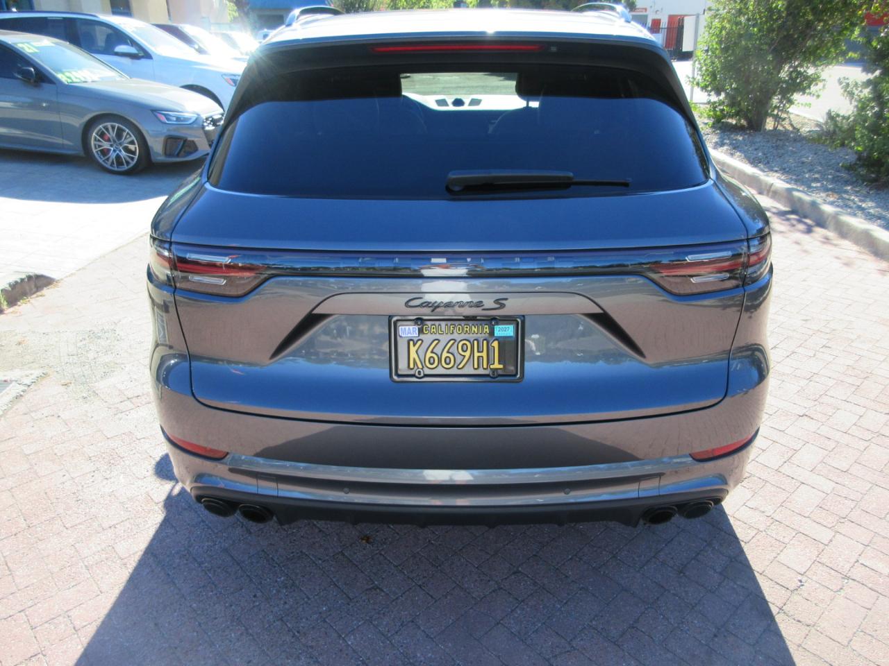 Porsche Cayenne  2021