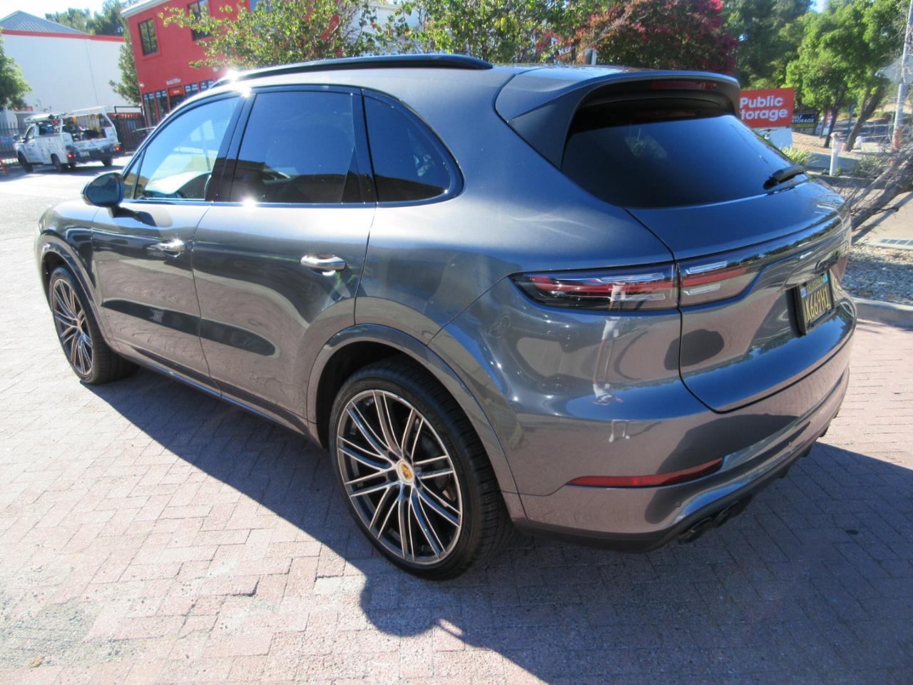 Porsche Cayenne  2021