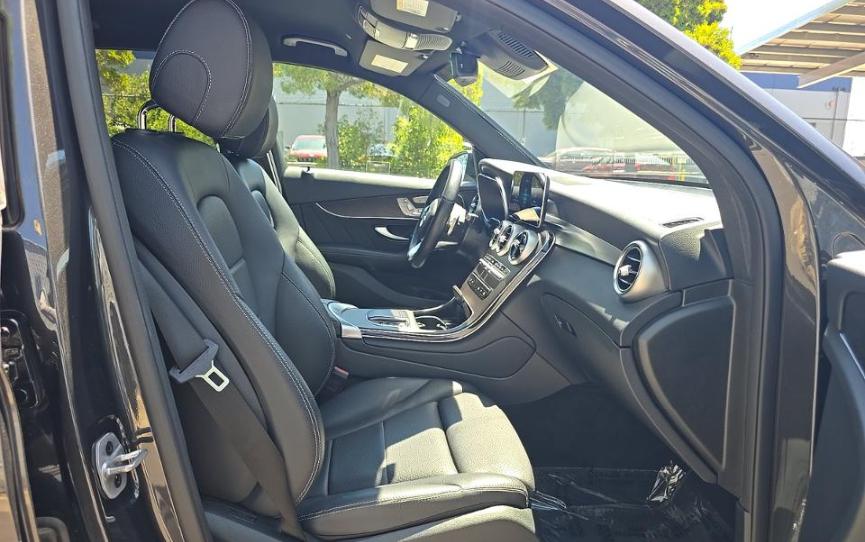 Mercedes-Benz GLC GLC 300 4MATIC SUV 2022