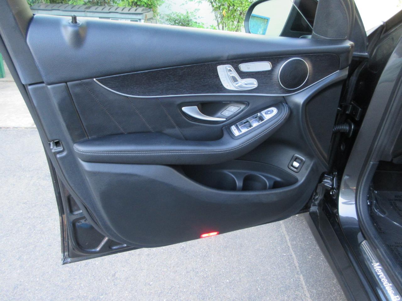 Mercedes-Benz GLC  2022