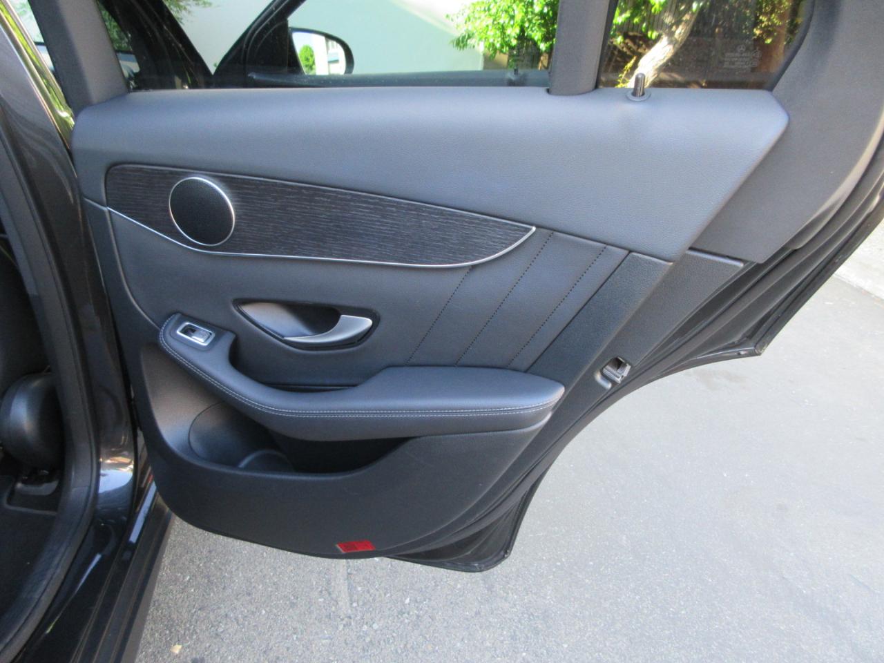 Mercedes-Benz GLC  2022