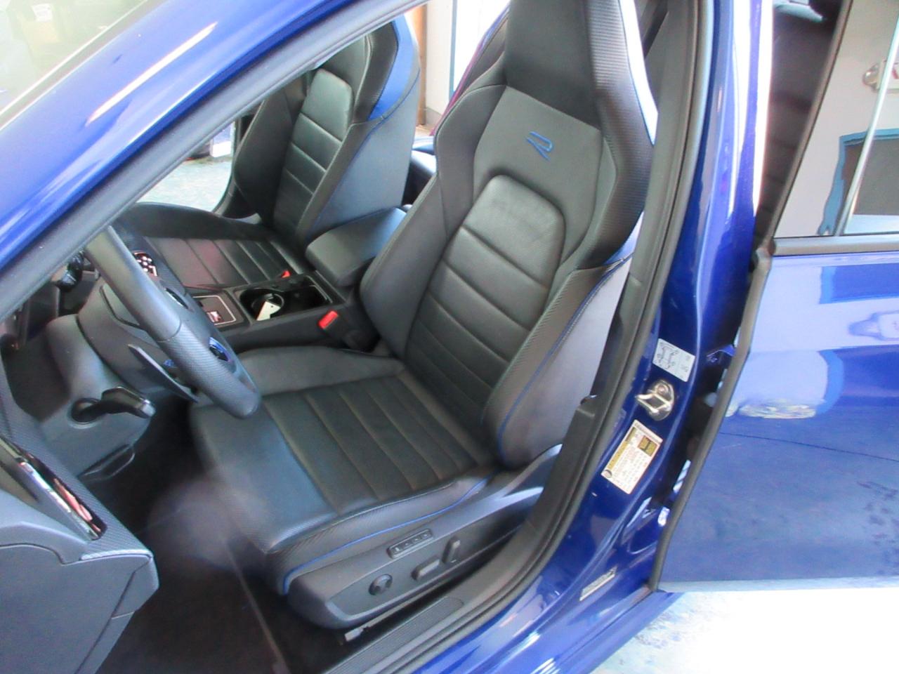 Volkswagen Golf R  2022