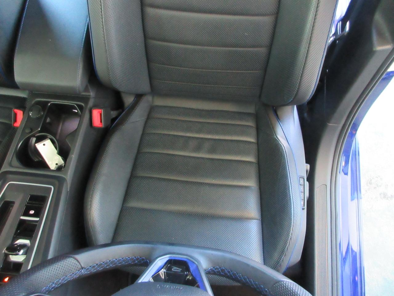Volkswagen Golf R  2022
