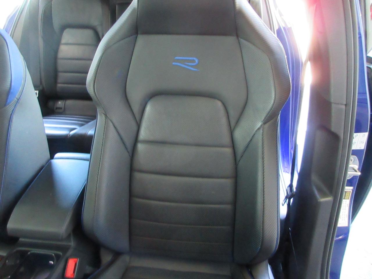 Volkswagen Golf R  2022