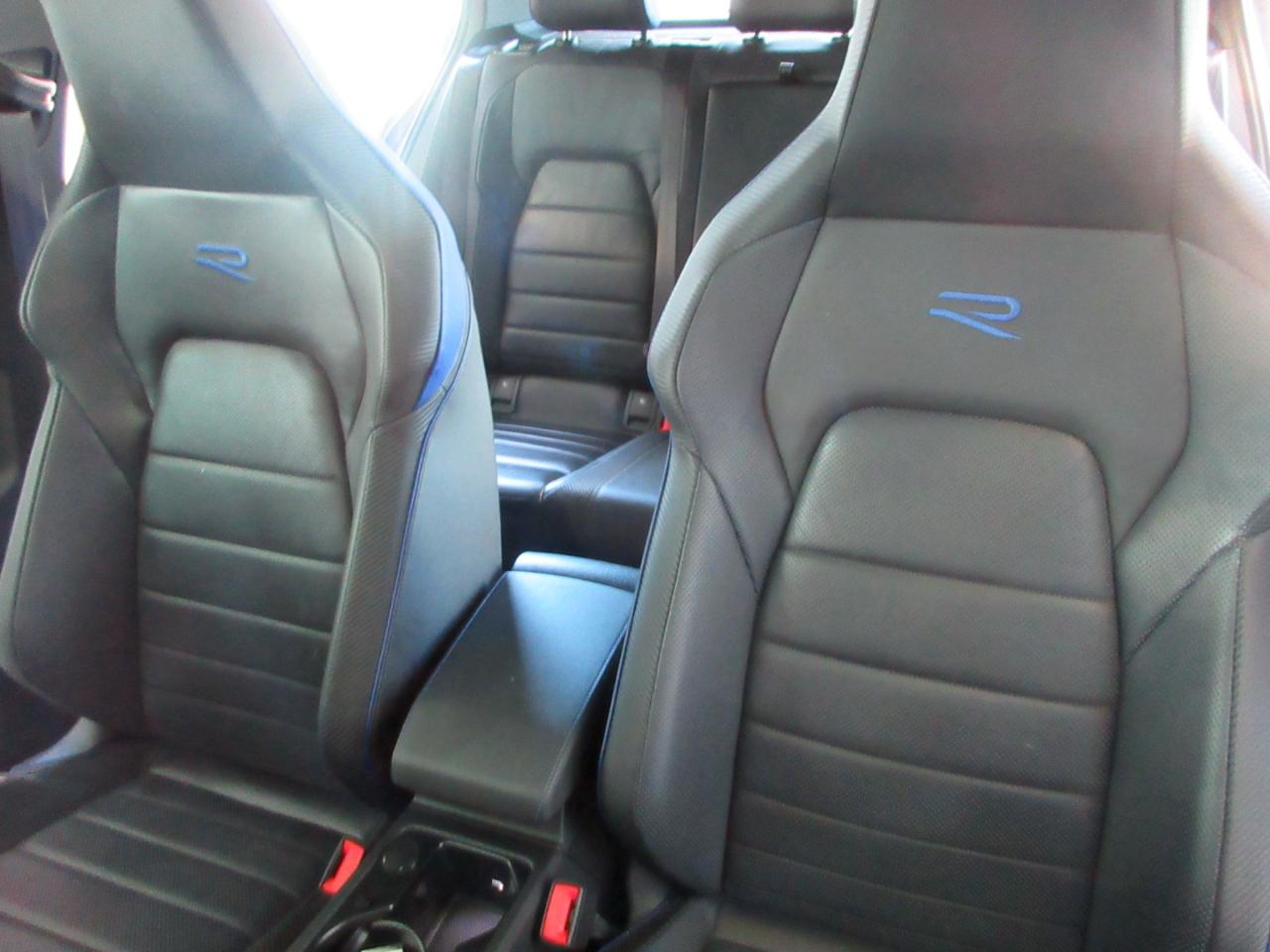Volkswagen Golf R  2022