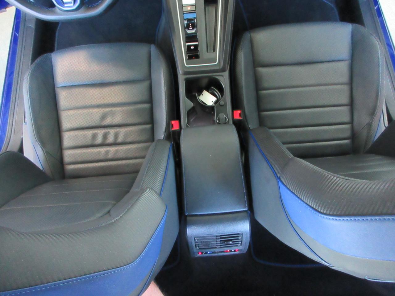 Volkswagen Golf R  2022