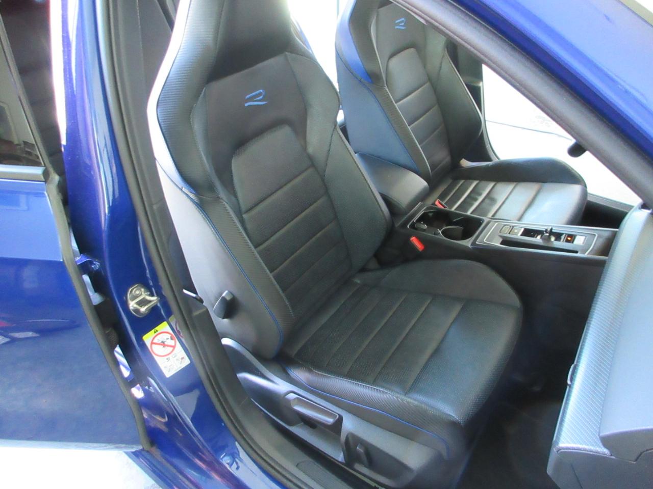 Volkswagen Golf R  2022