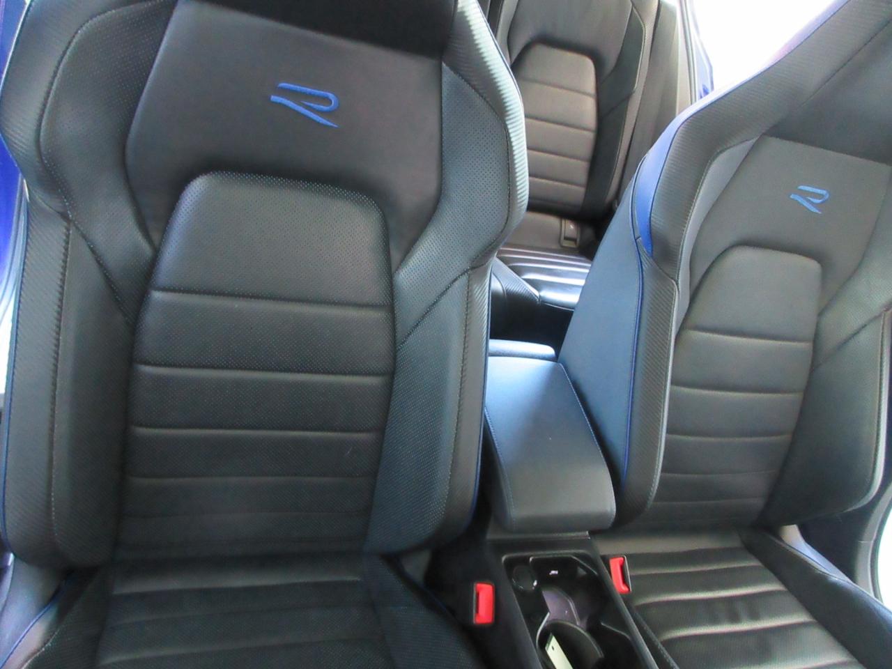 Volkswagen Golf R  2022