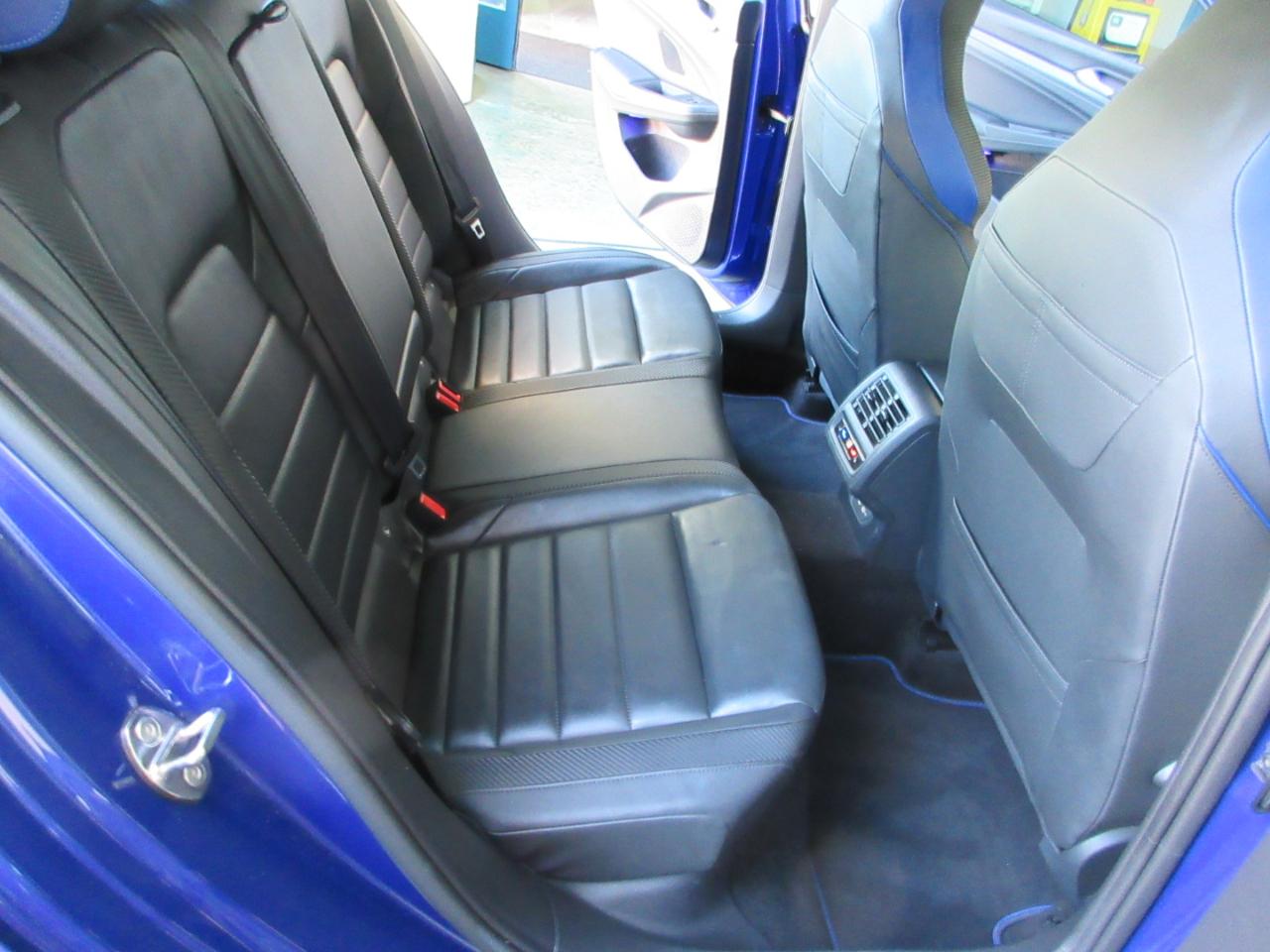 Volkswagen Golf R  2022