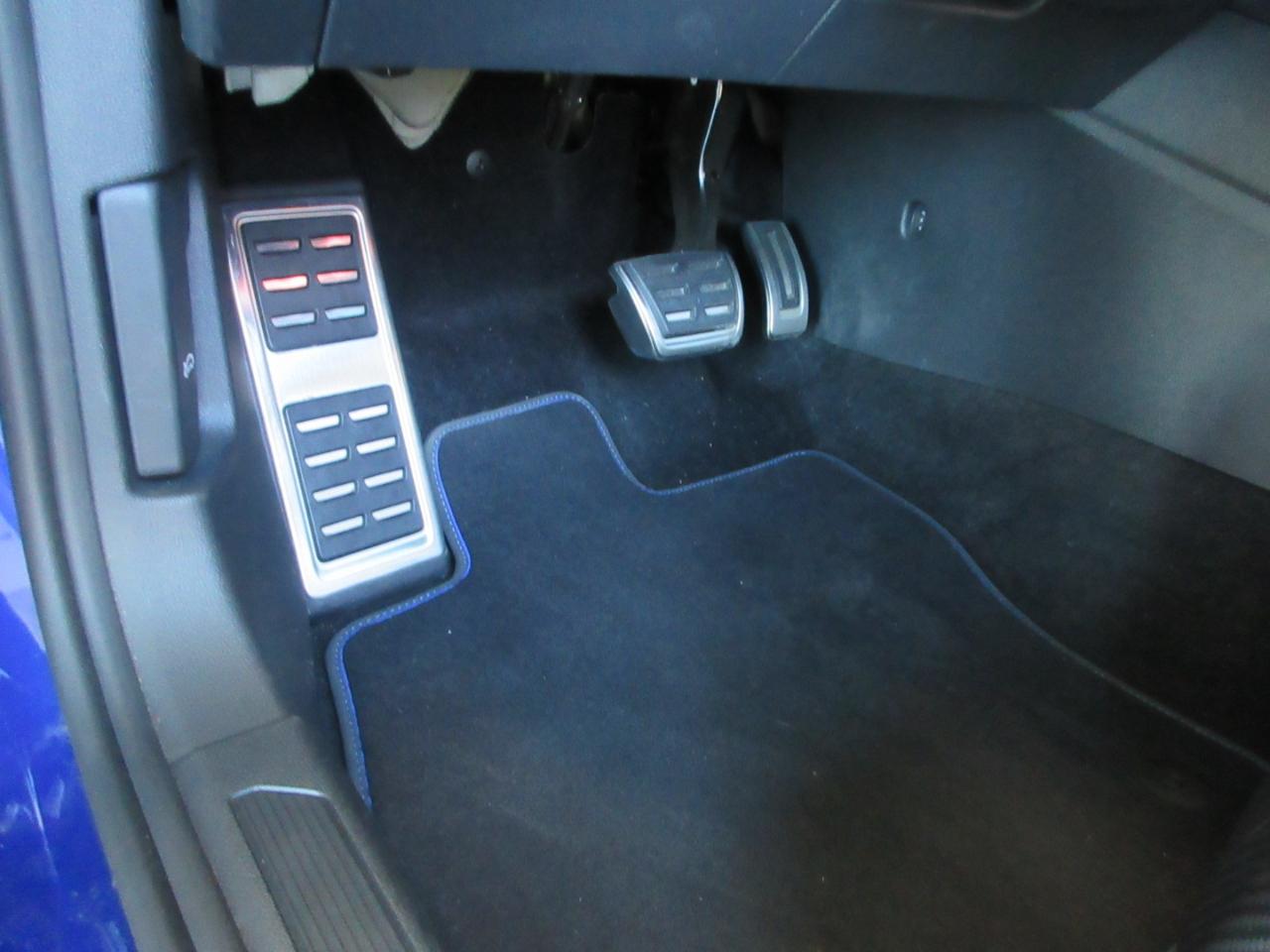 Volkswagen Golf R  2022