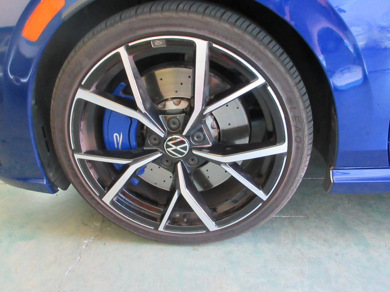 Volkswagen Golf R  2022