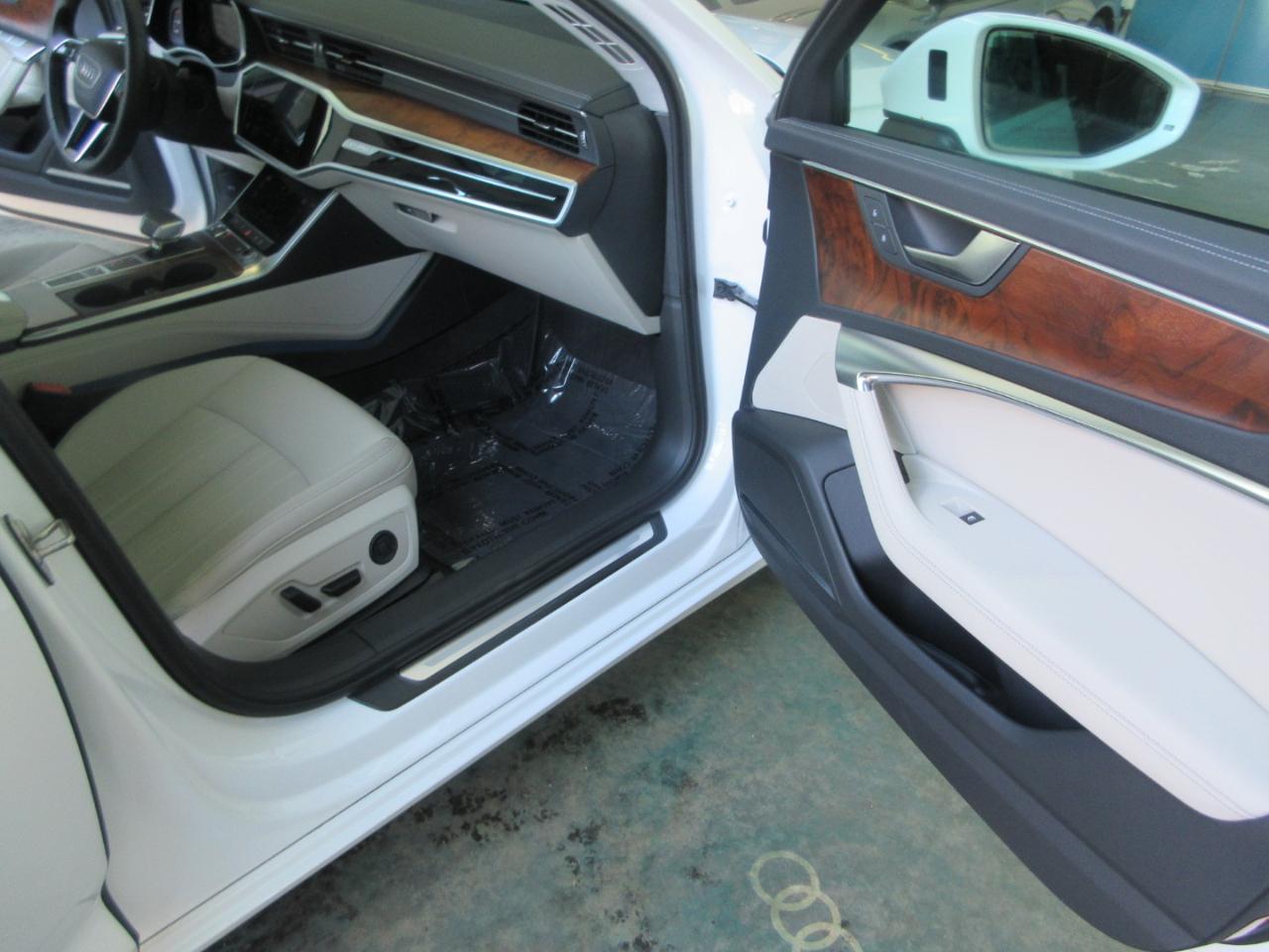 Audi A6 Sedan  2023