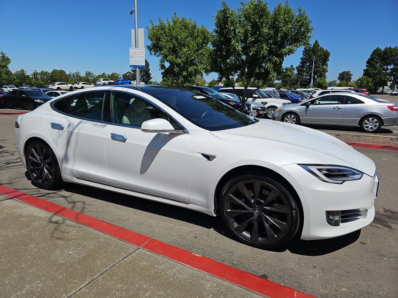 Tesla Model S  2021