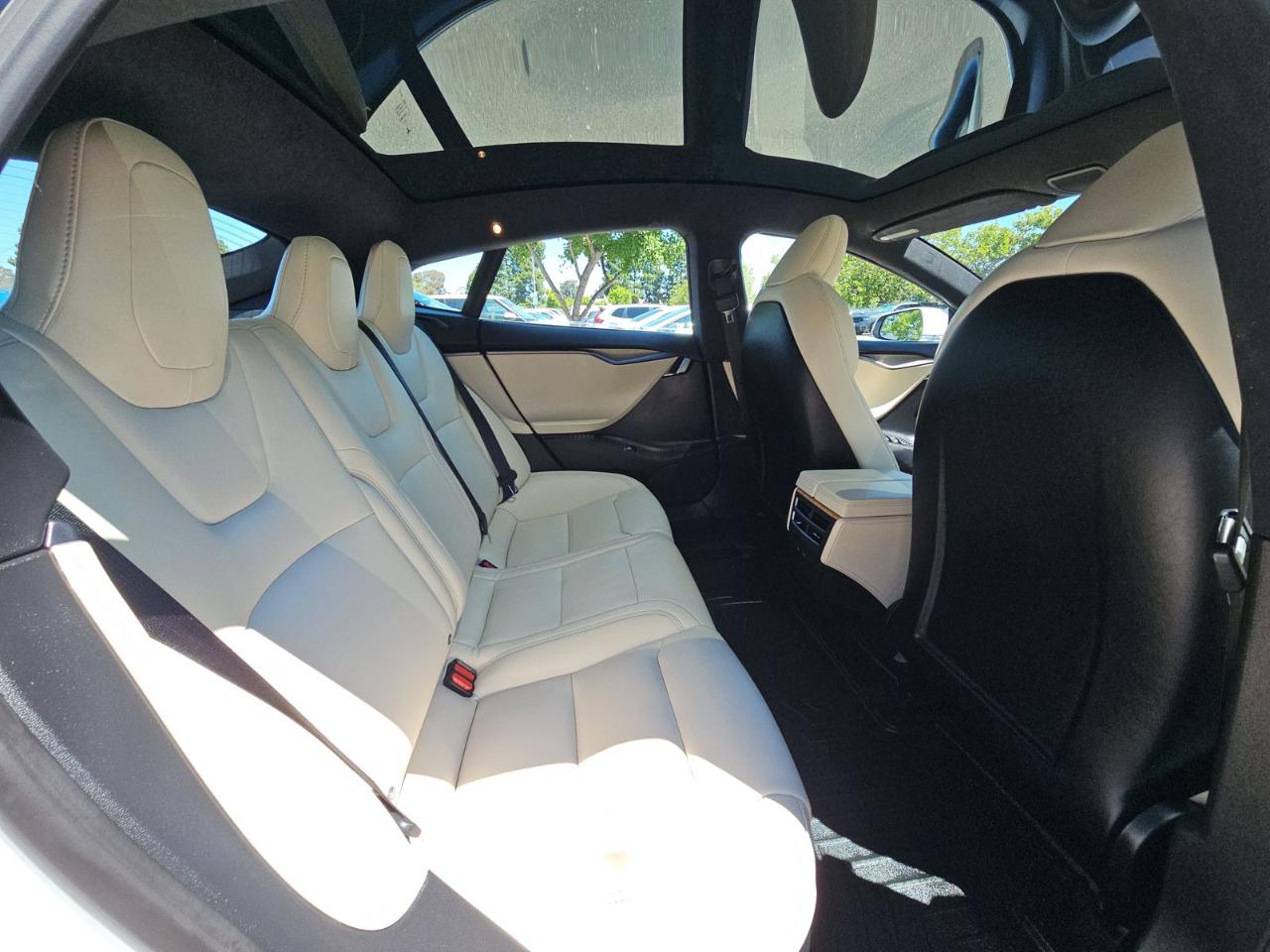Tesla Model S  2021