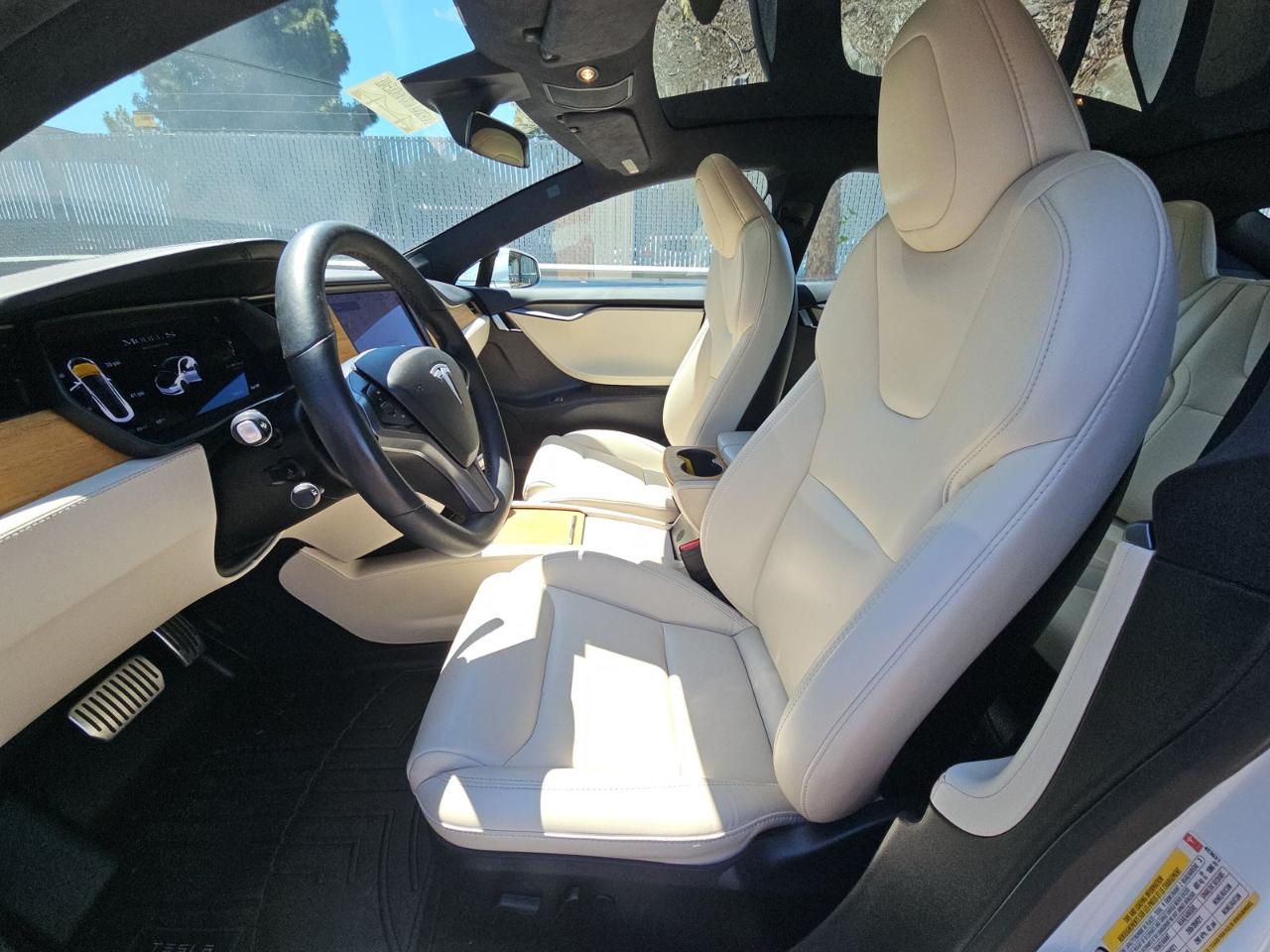Tesla Model S  2021