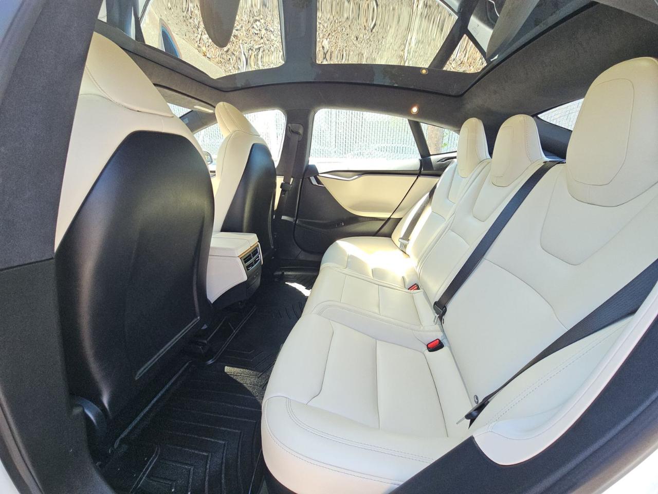 Tesla Model S  2021