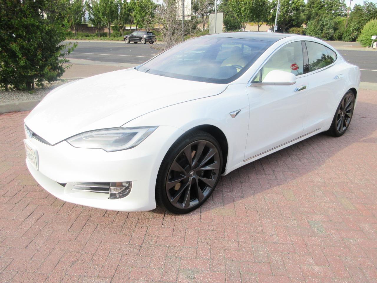 Tesla Model S  2021