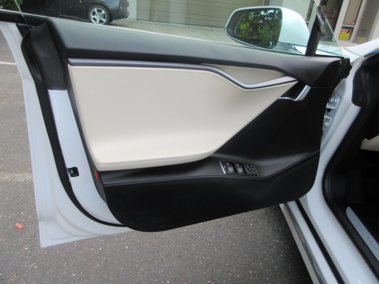 Tesla Model S  2021