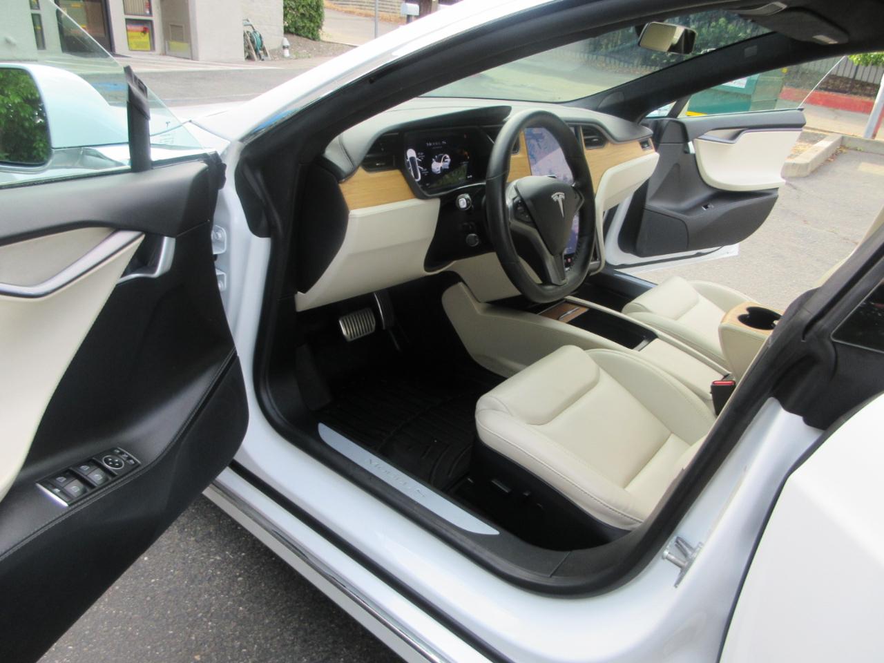 Tesla Model S  2021
