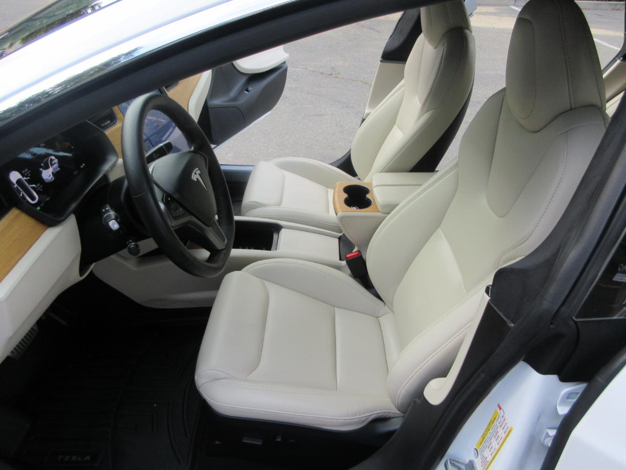 Tesla Model S  2021