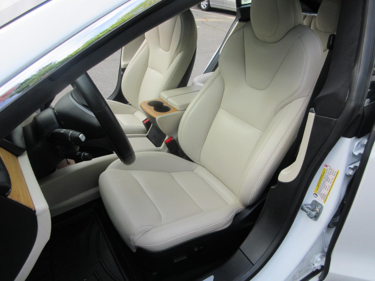 Tesla Model S  2021