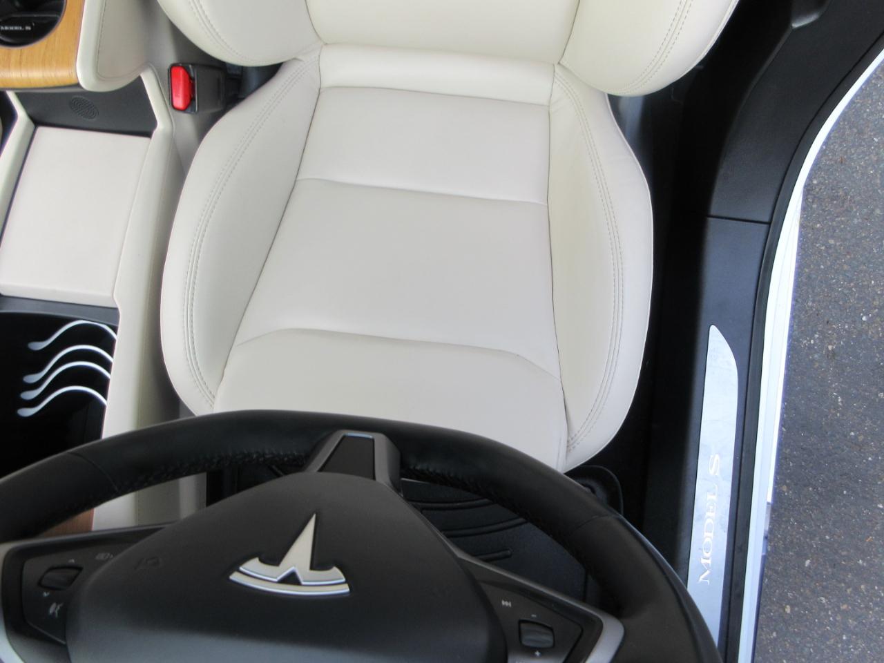 Tesla Model S  2021