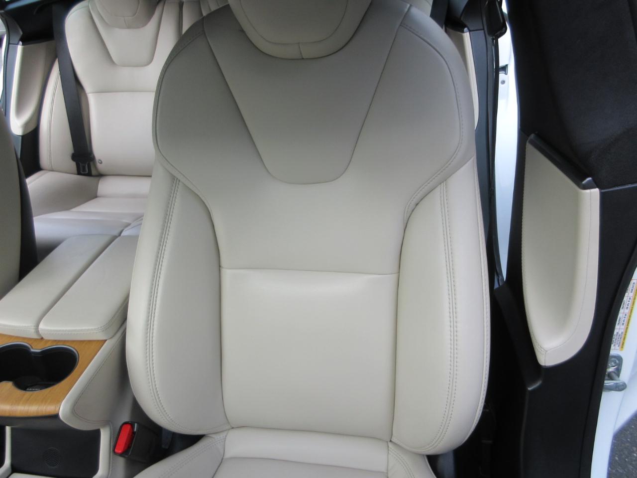 Tesla Model S  2021