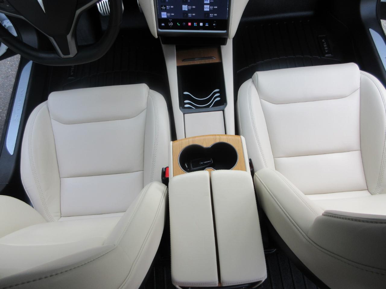 Tesla Model S  2021