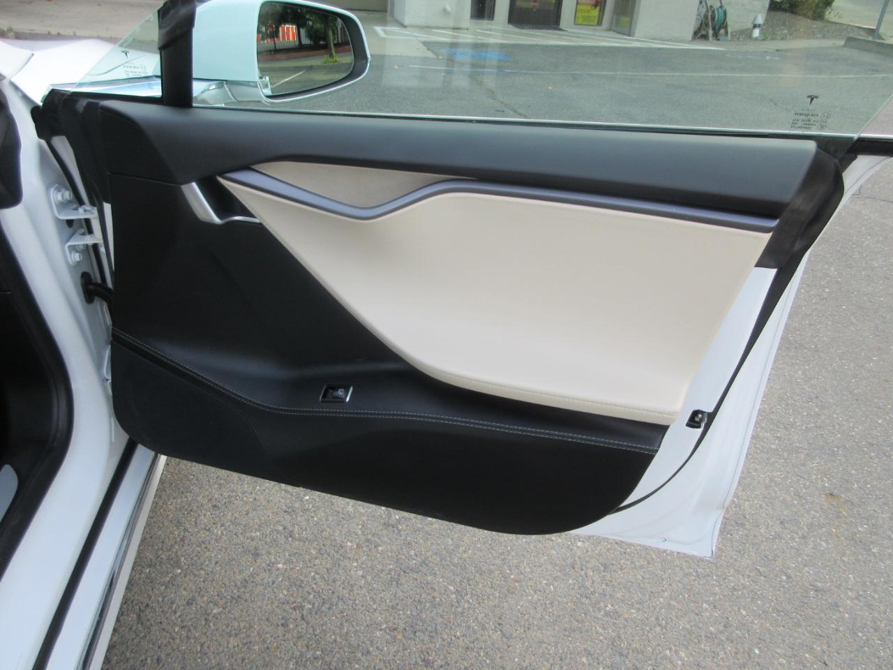 Tesla Model S  2021
