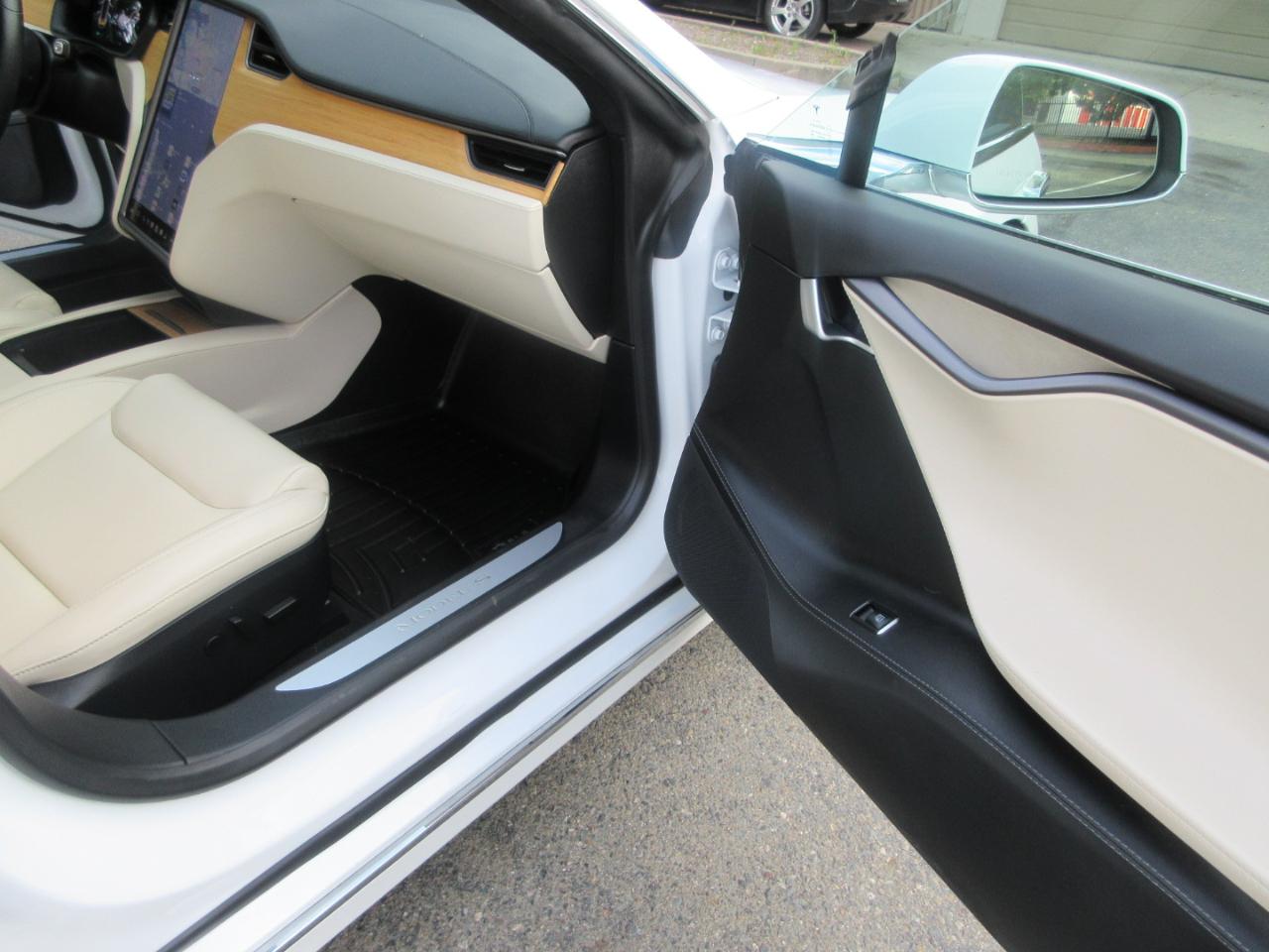 Tesla Model S  2021