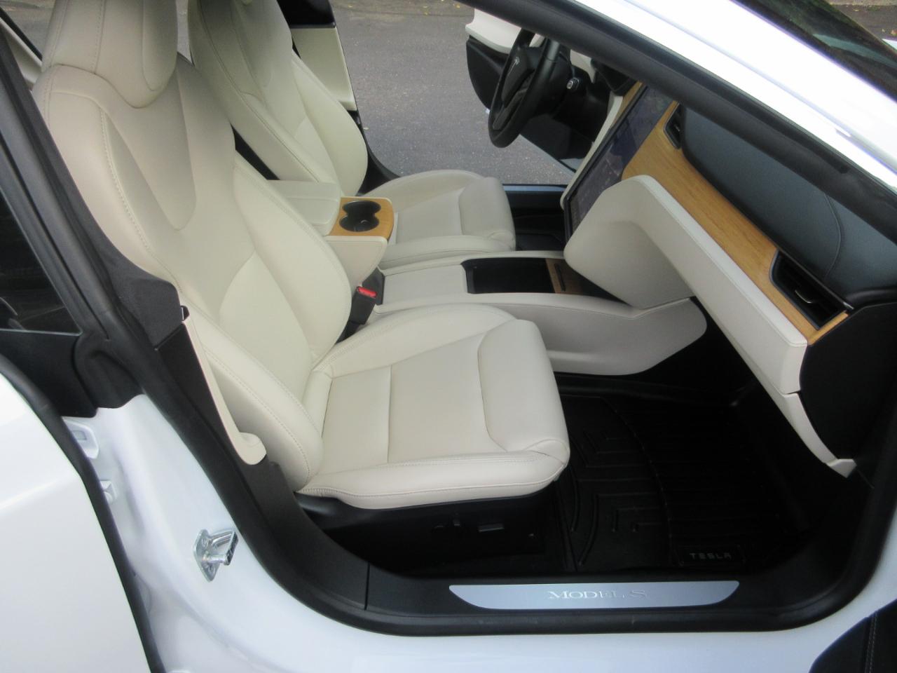 Tesla Model S  2021