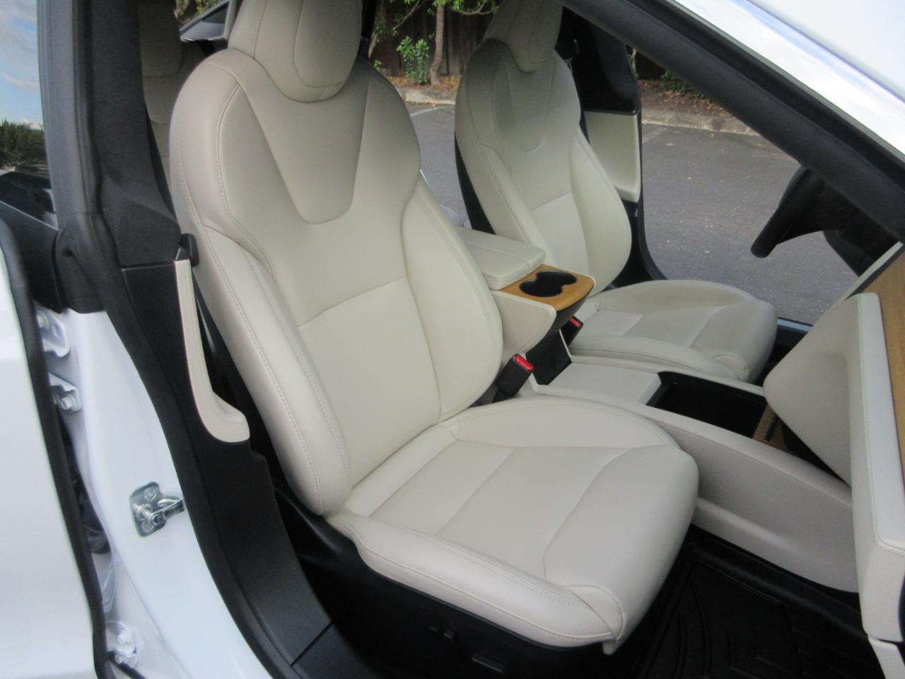 Tesla Model S  2021