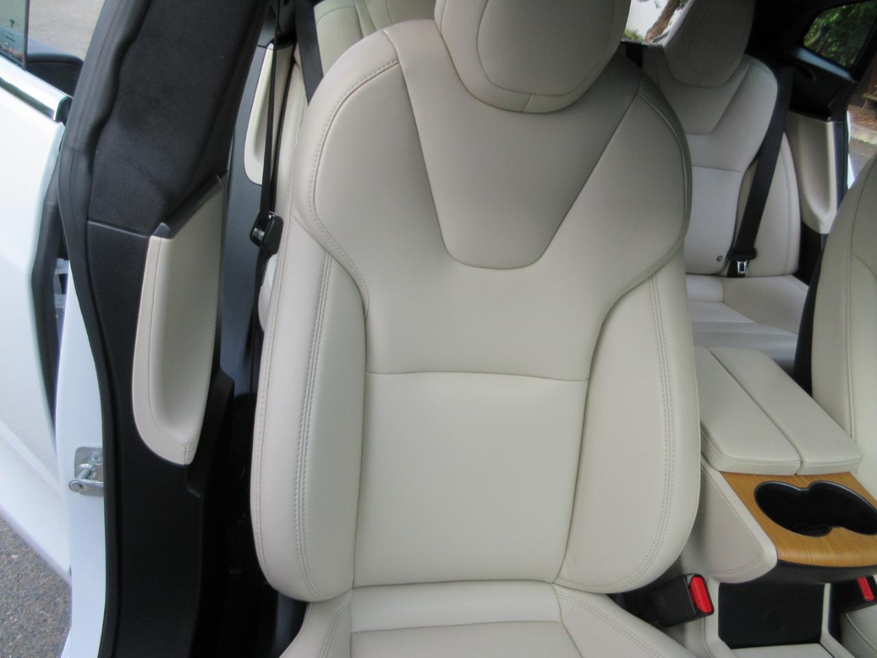 Tesla Model S  2021