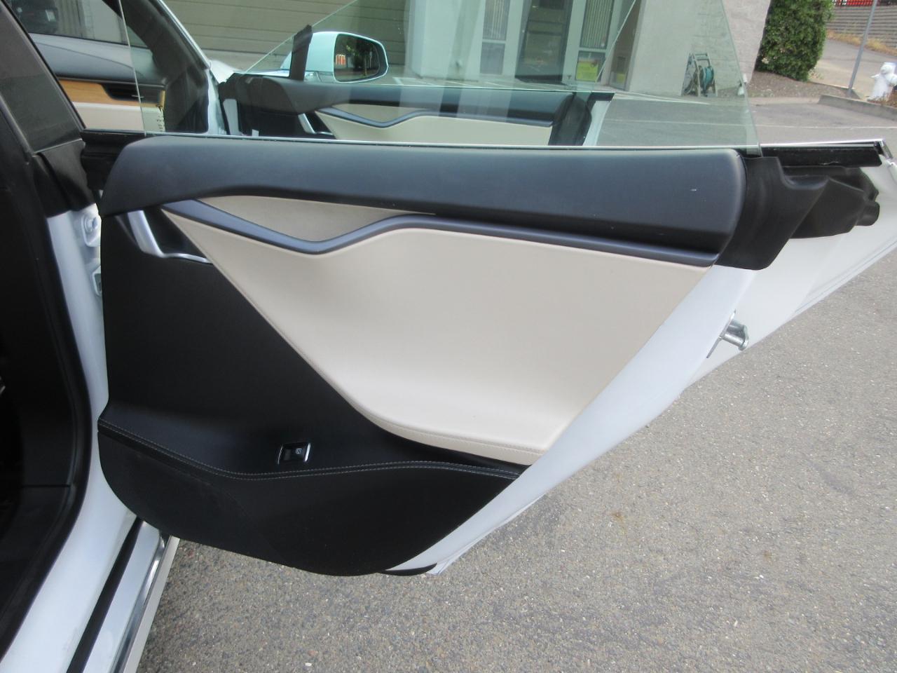 Tesla Model S  2021