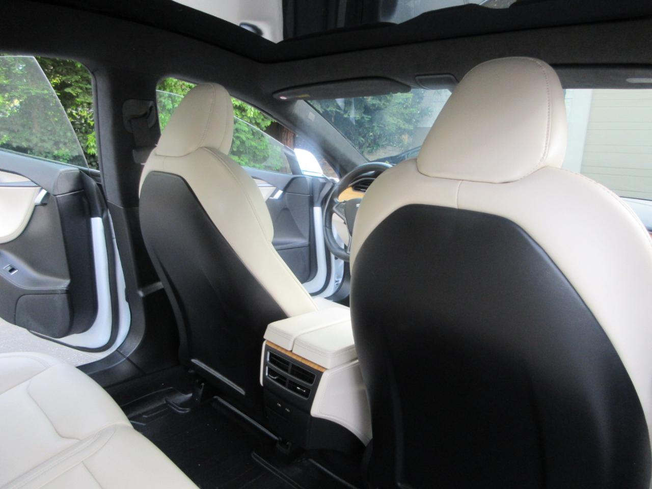 Tesla Model S  2021