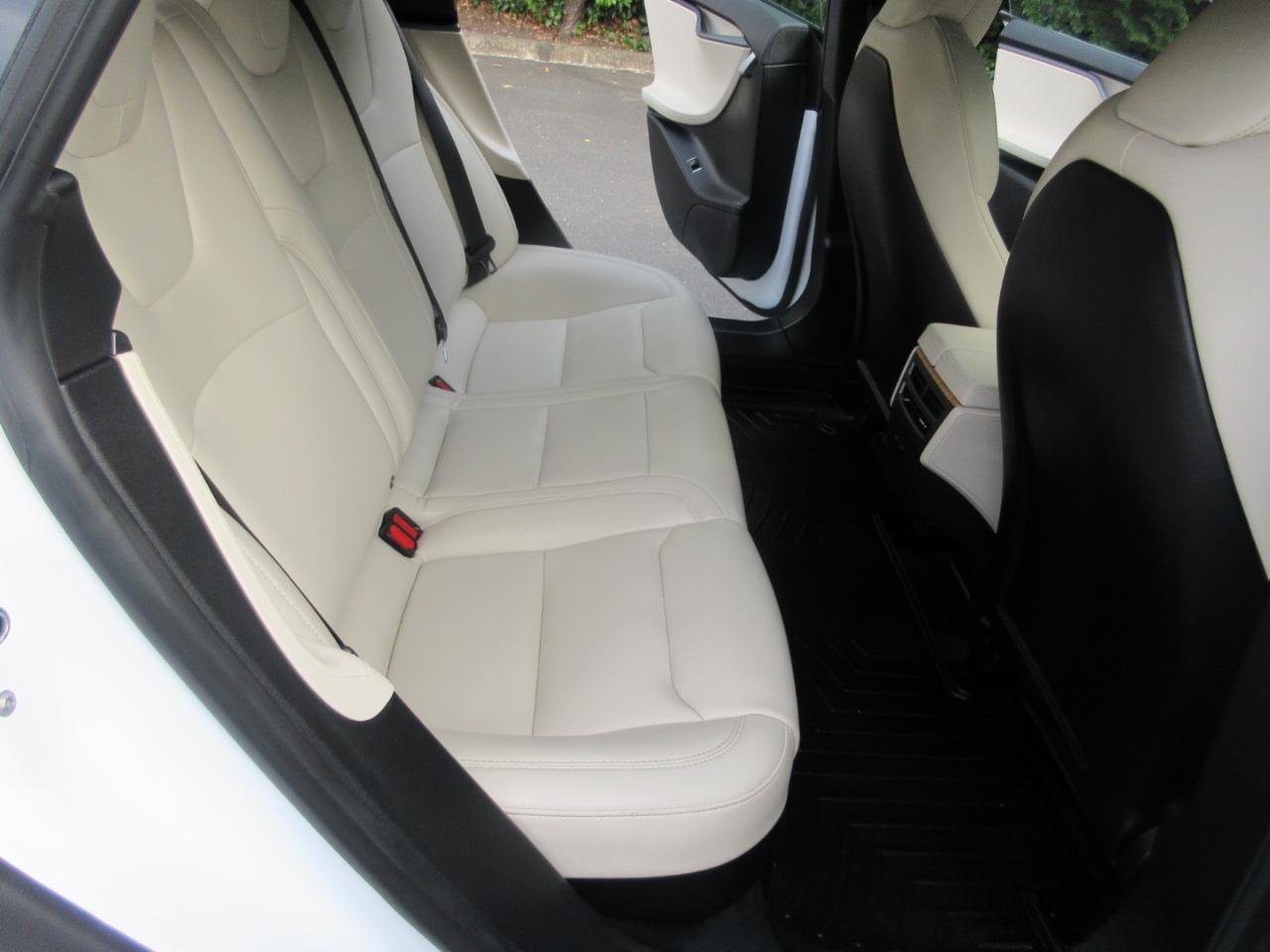 Tesla Model S  2021