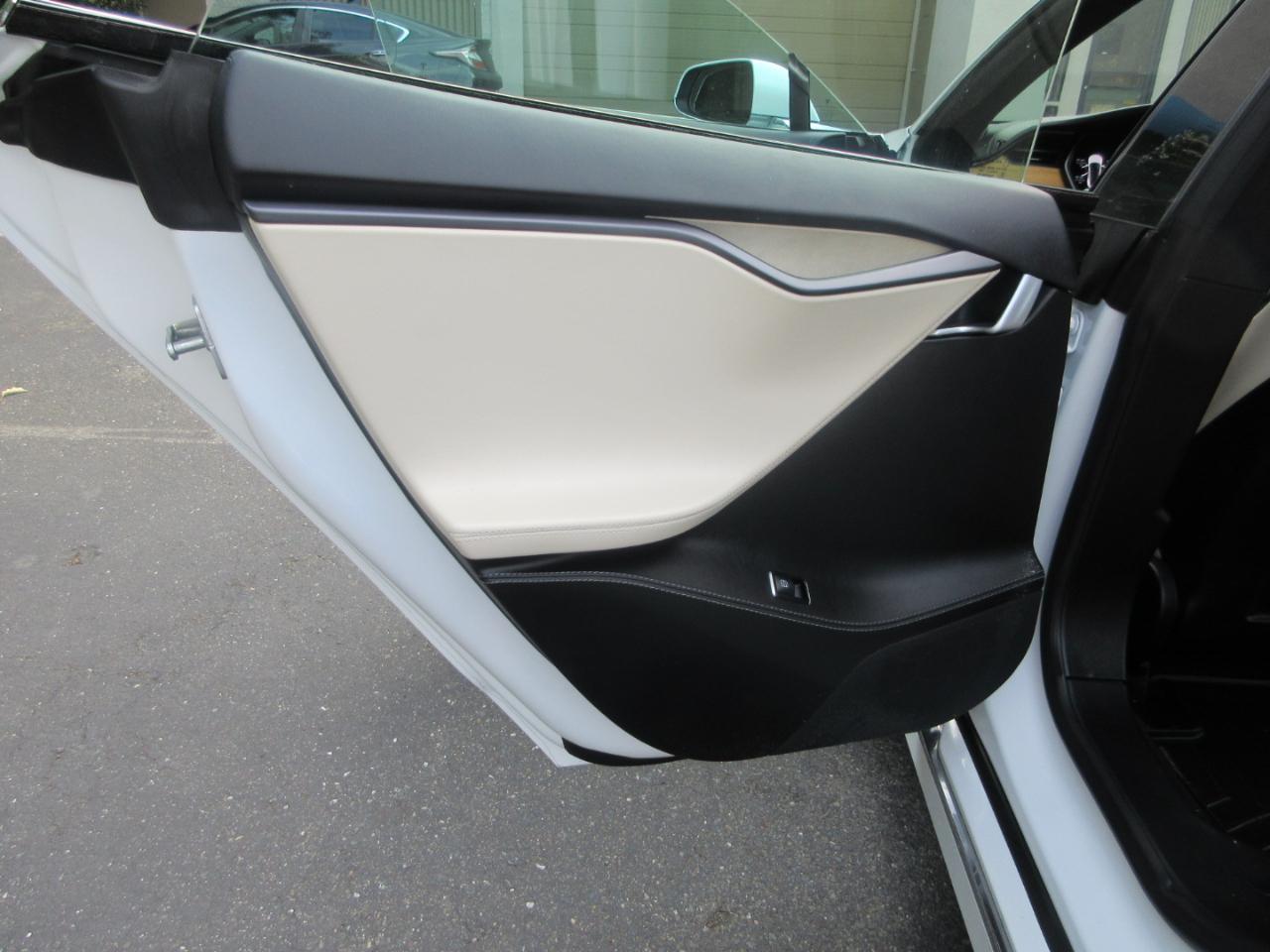 Tesla Model S  2021