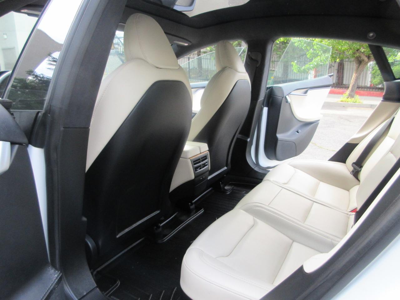 Tesla Model S  2021