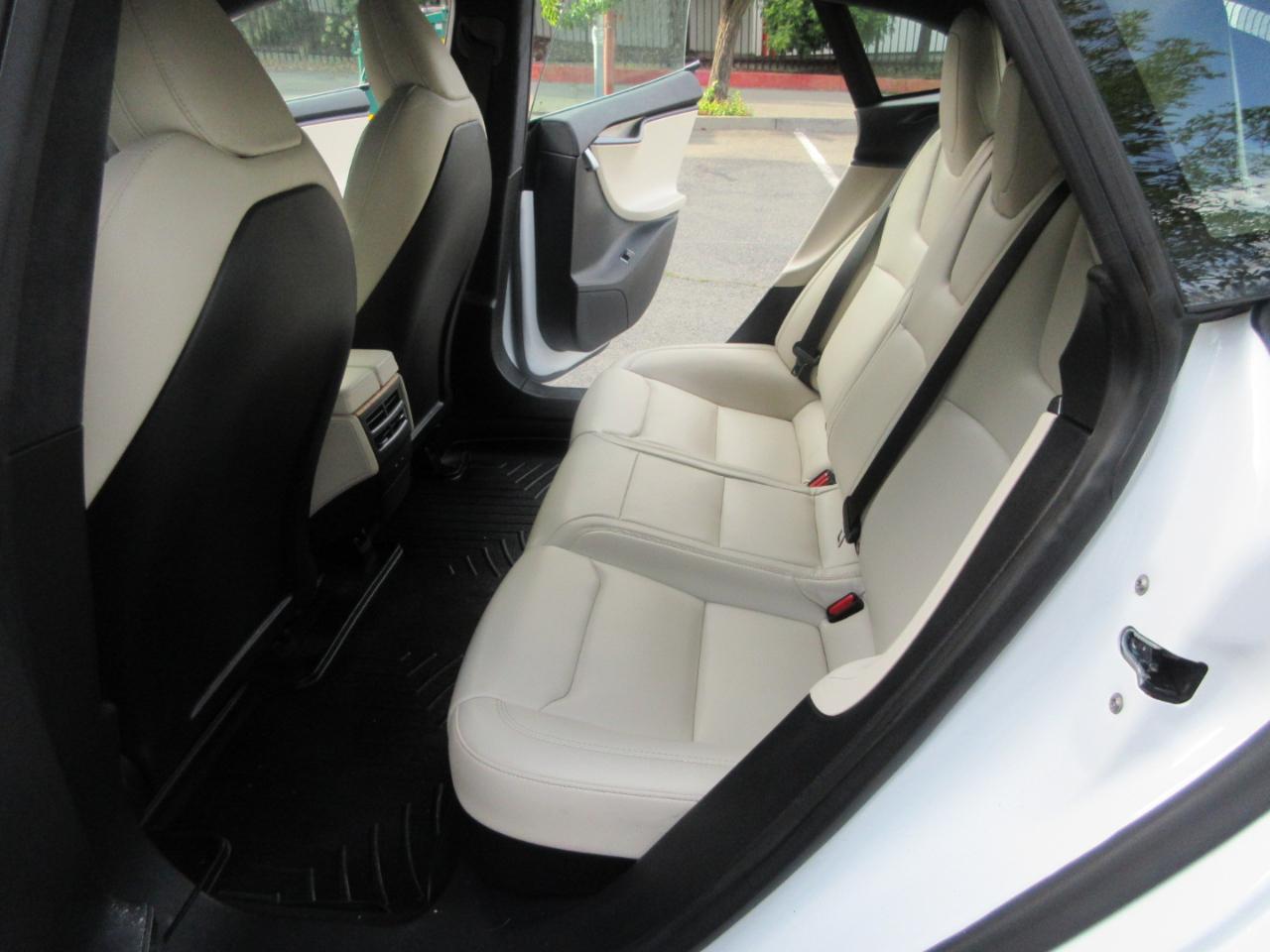 Tesla Model S  2021