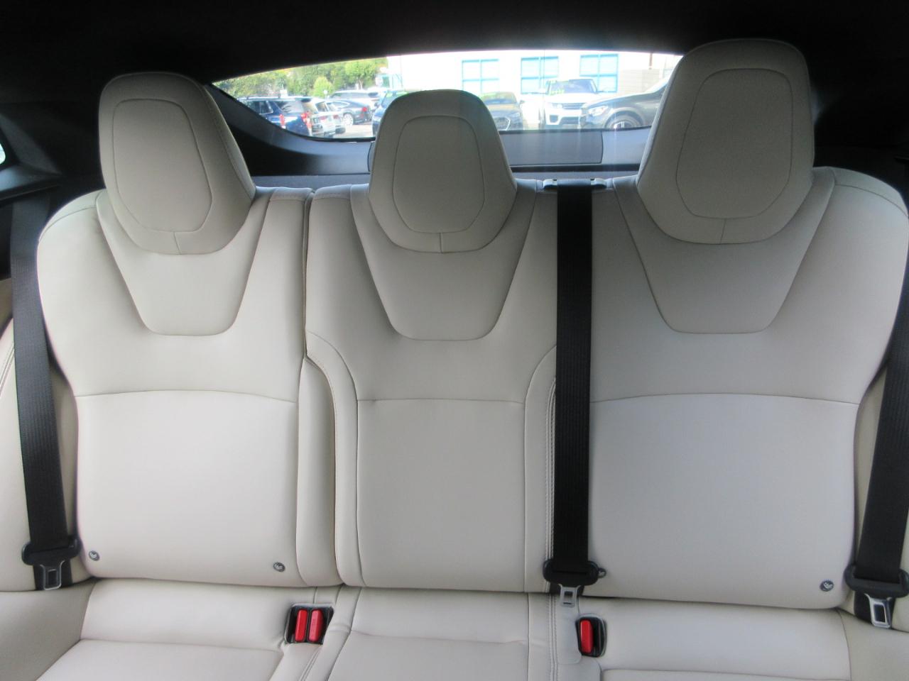 Tesla Model S  2021