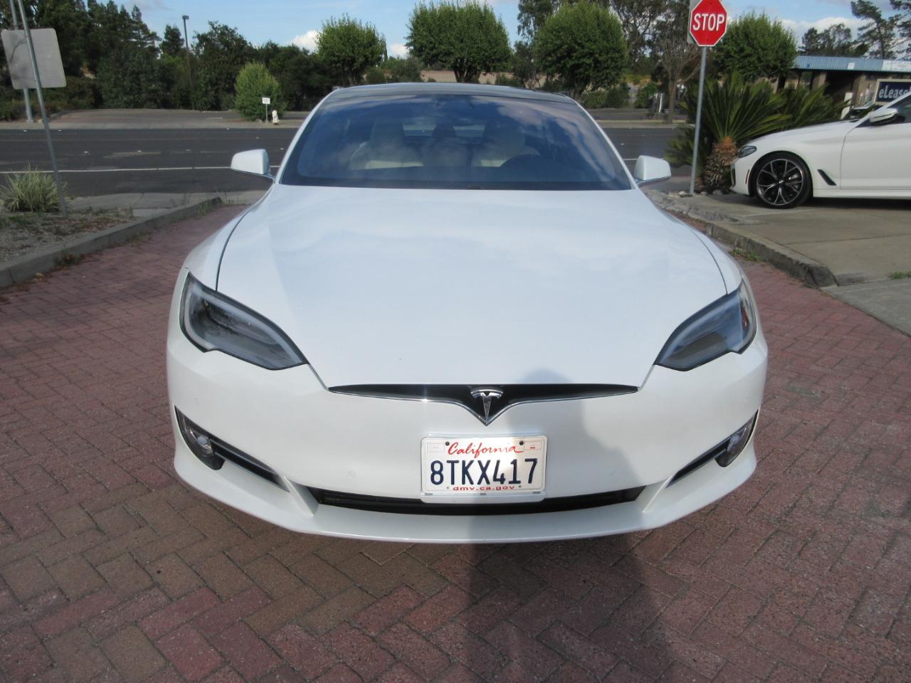 Tesla Model S  2021