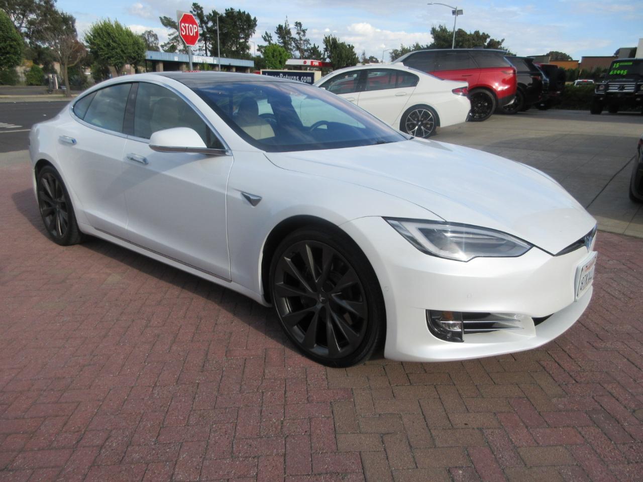 Tesla Model S  2021