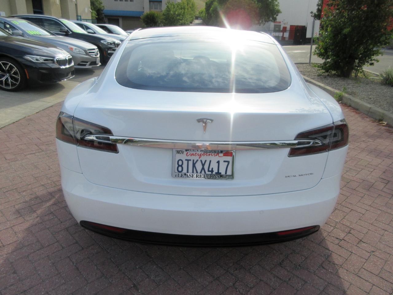 Tesla Model S  2021