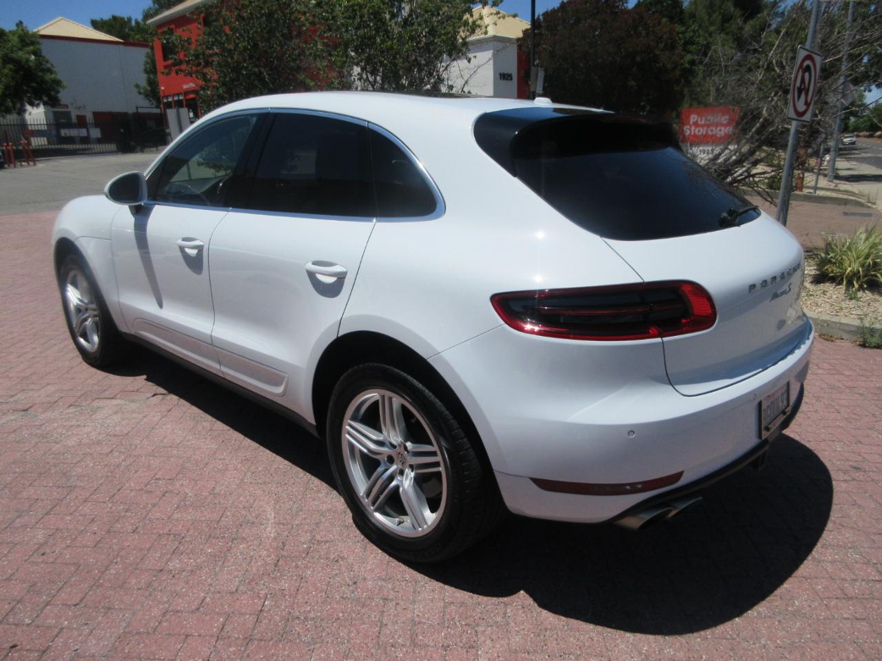 Porsche Macan  2017