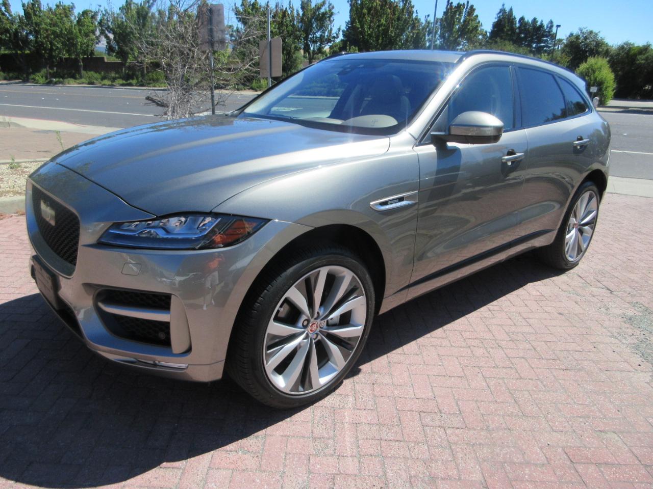 2019 Jaguar F-Pace F-PACE 30T R SPORT AWD**