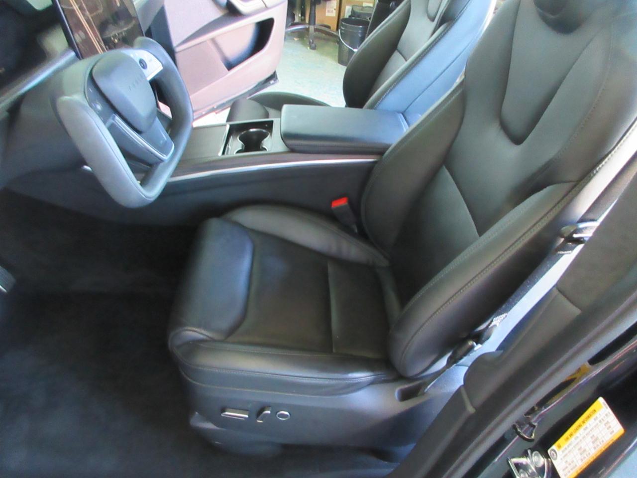 Tesla Model X  2022