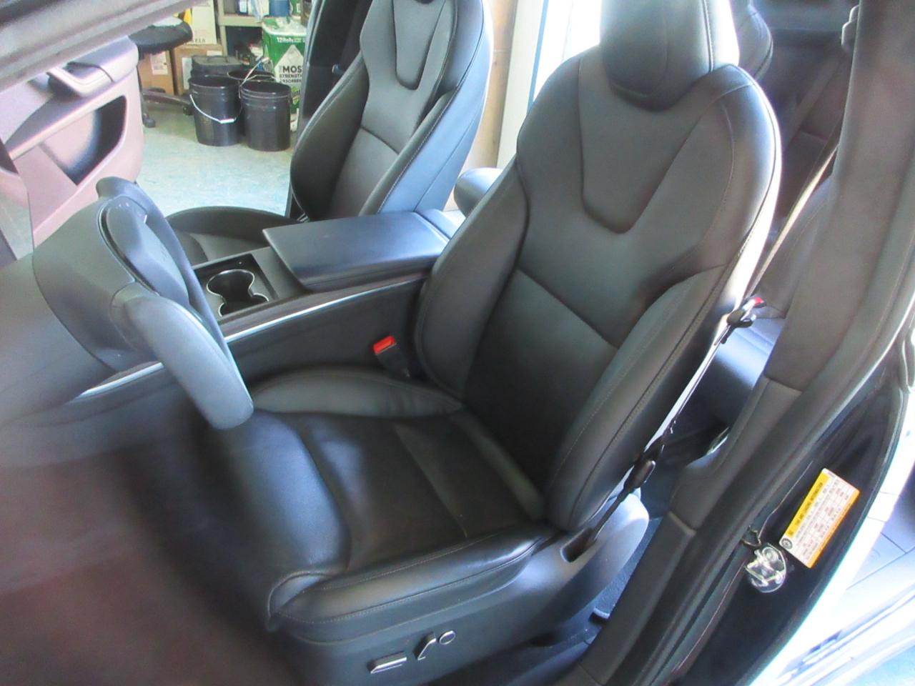 Tesla Model X  2022