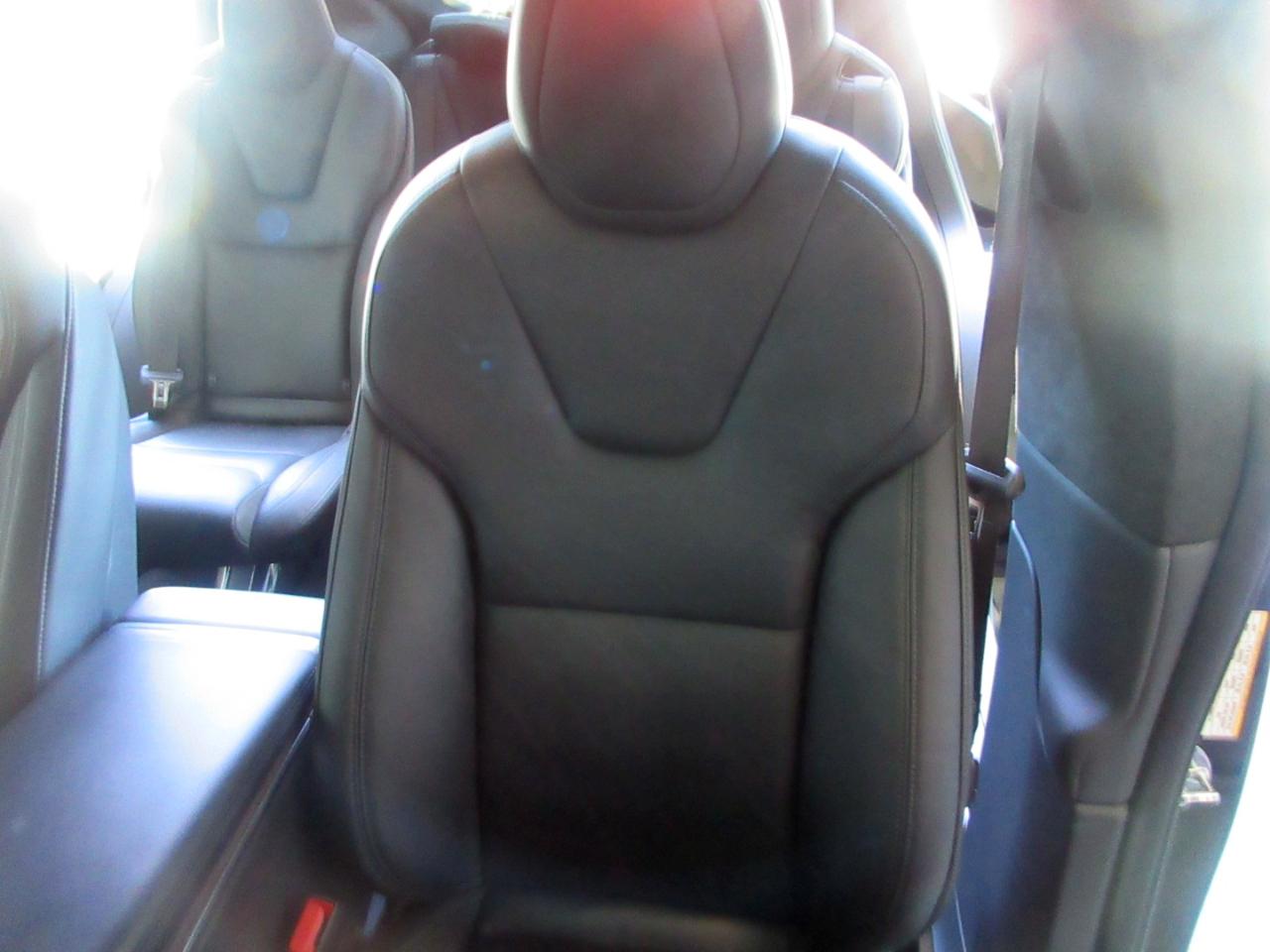 Tesla Model X  2022